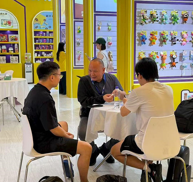 铭锋科技亮相2025上海亚宠展，从“制造”向“品牌+生态”战略升级